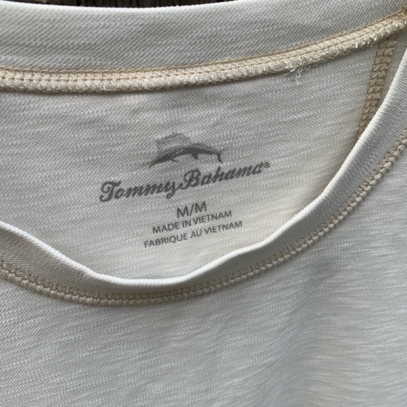 Size medium Tommy Bahama